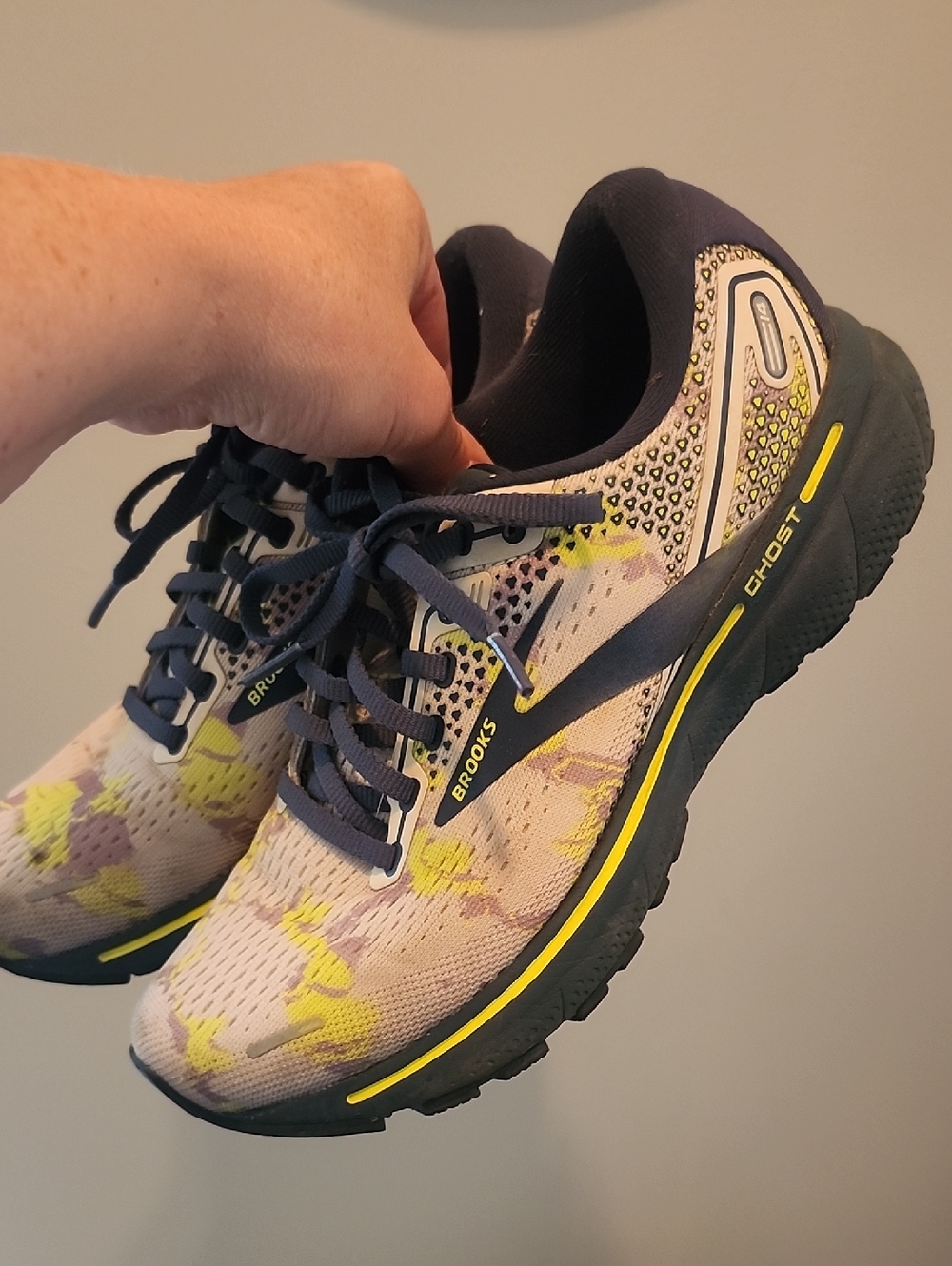 Brooks Women’s Ghost Running Shoes - Yellow and Gray Blue Size 7.5